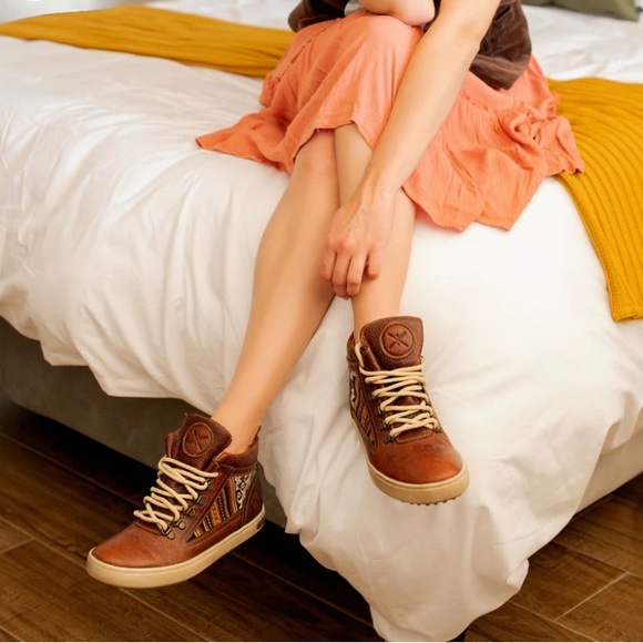 Inkkas Unisex Brown Leather Camping Boots W10 M8 - Picture 2 of 8